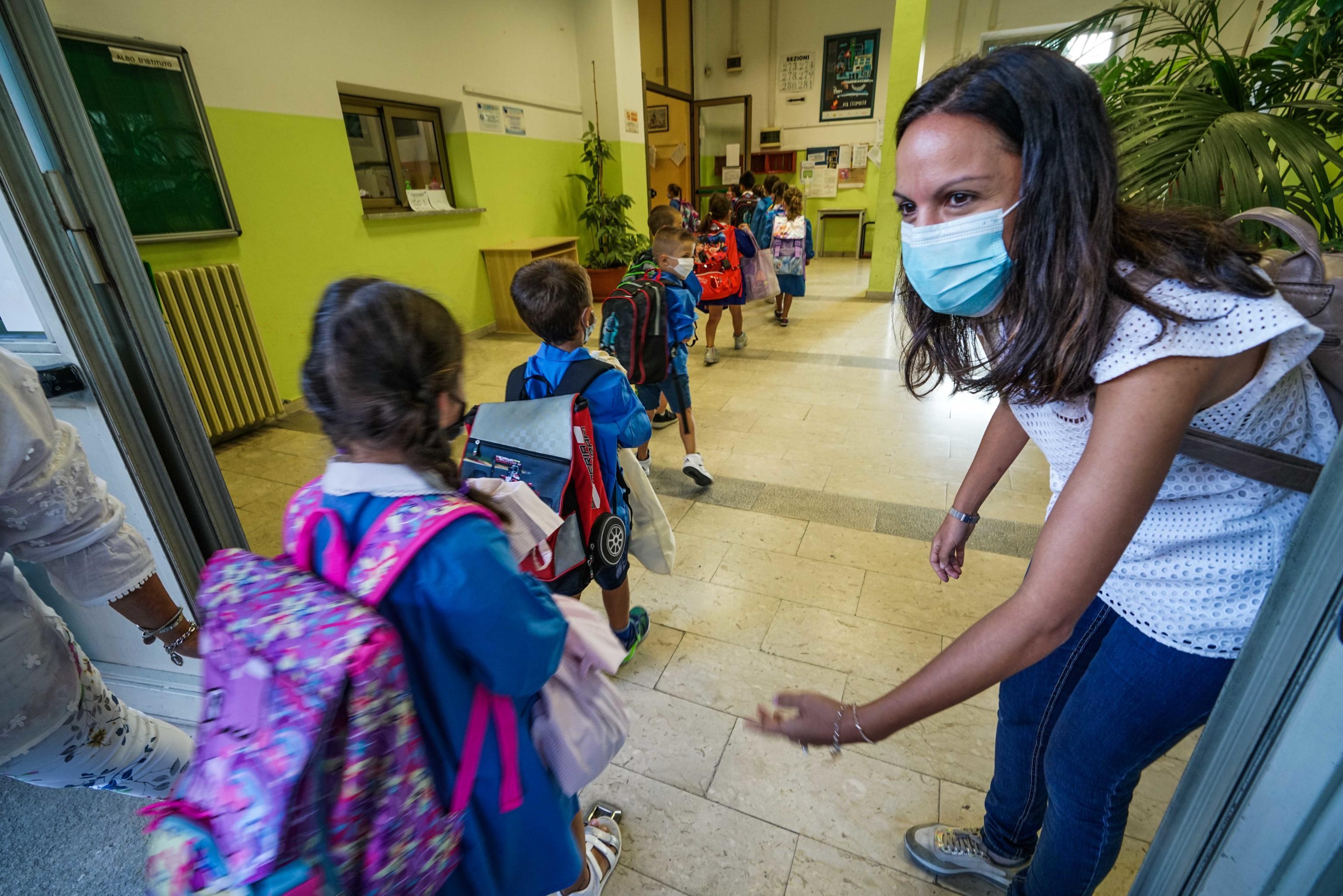 Covid nel modenese, nuovi casi nelle scuole. A Pavullo chiuso un asilo