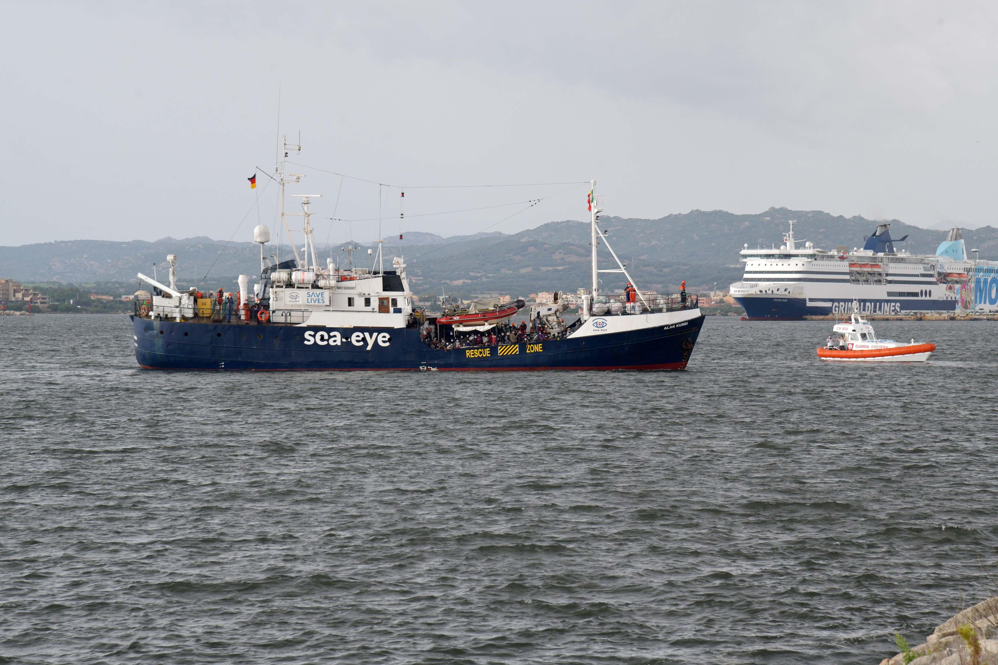 Olbia, fermo amministrativo per la nave Ong Alan Kurdi