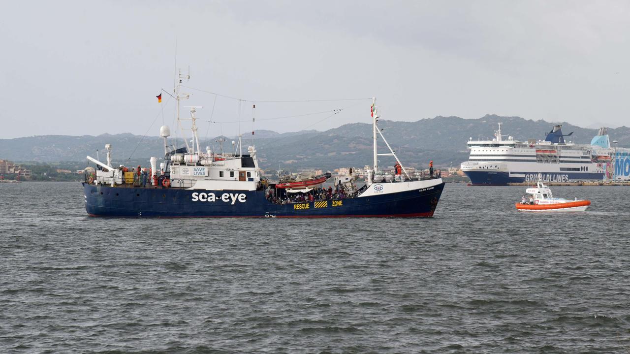 Olbia, fermo amministrativo per la nave Ong Alan Kurdi