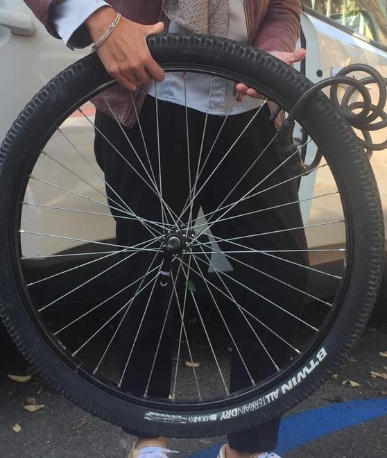 Razzia di biciclette alle medie San Carlo