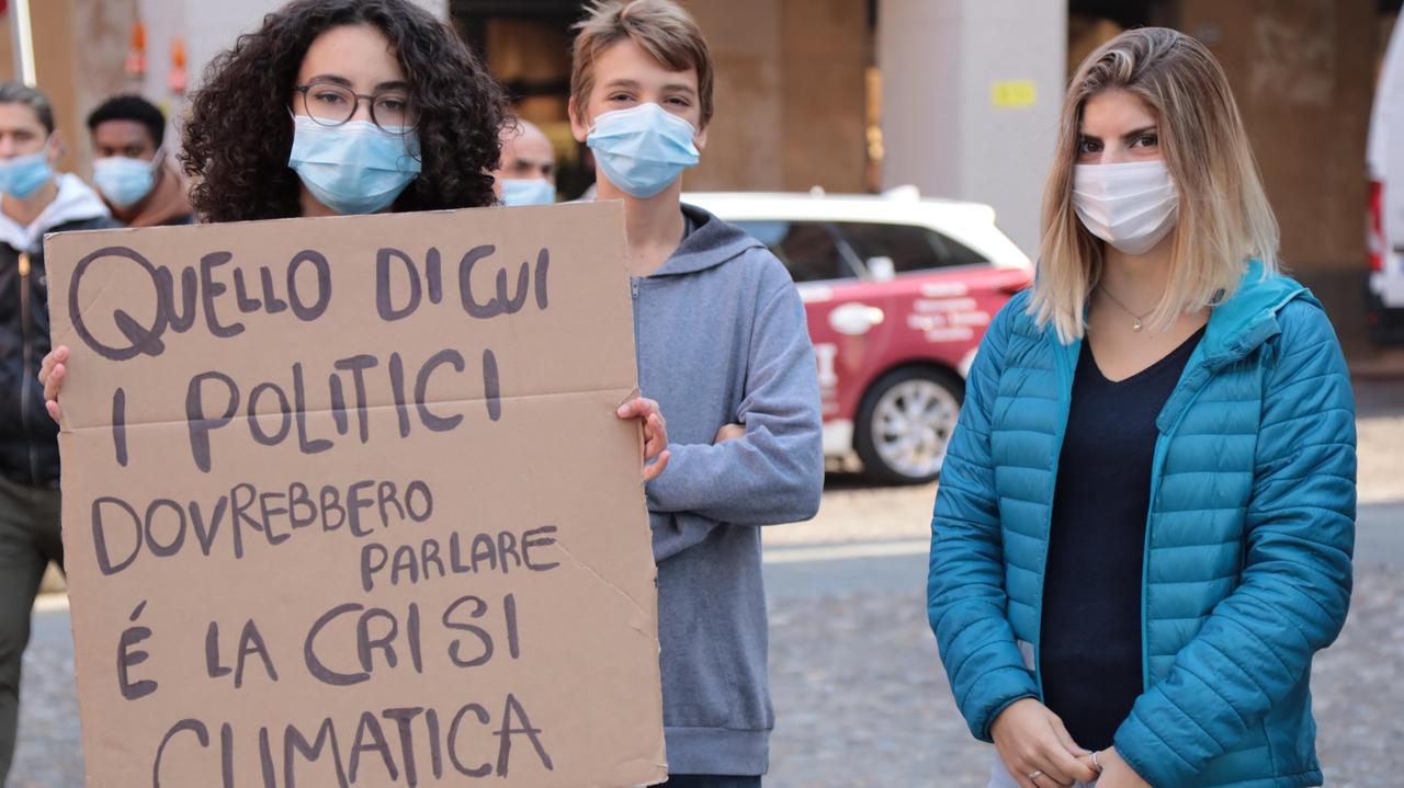 Modena «La crisi climatica rischia di essere peggio del Covid» allarme dei giovani