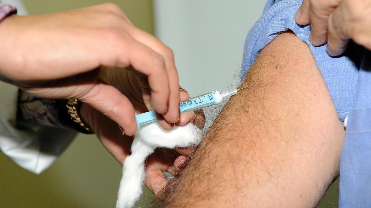 Campagna antinfluenzale, sos dei farmacisti sardi: "Dateci i vaccini"