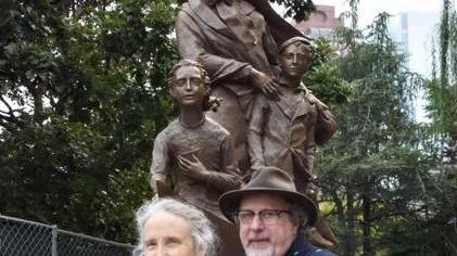 Lo scultore Biagi inaugura un’opera a New York