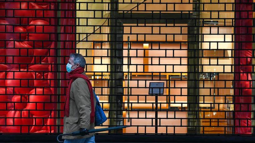 Impennata di contagi, il diktat di Vecchi «Obbligo di mascherine in tutto il centro»