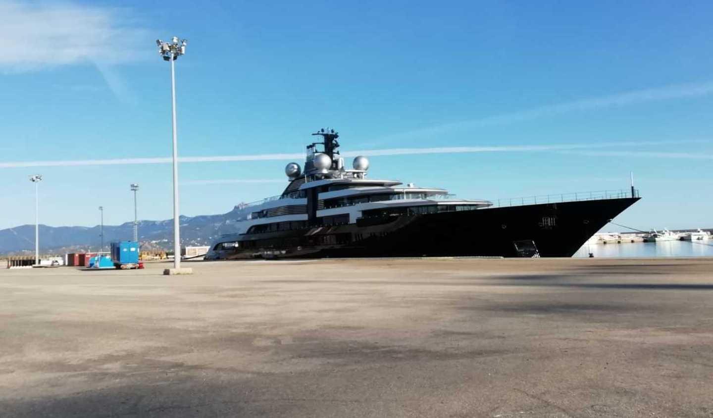 Arbatax sogna con il mega yacht 