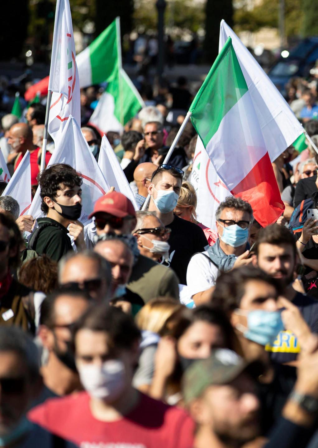 [EMPTYTAG]Le misure urgenti del governo Oggi la riunione con gli esperti 