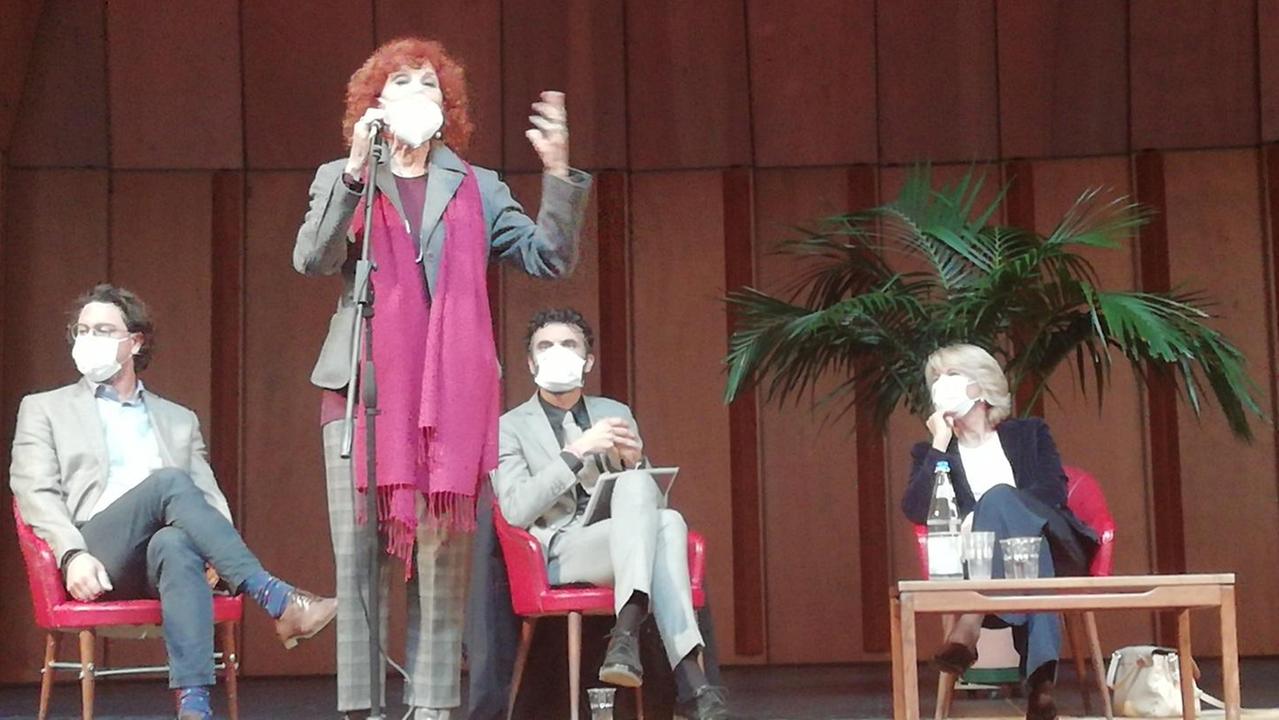 Simona Marchini presenta il nuovo cartellone del Teatro Politeama