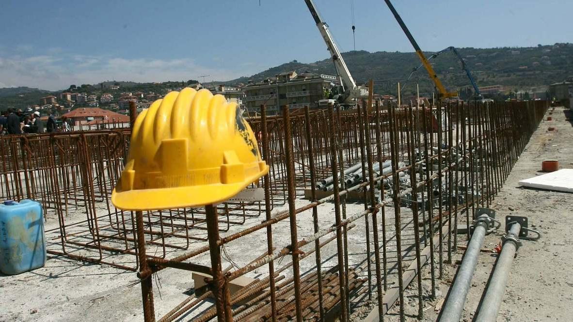 Un cantiere edile (foto d'archivio)
