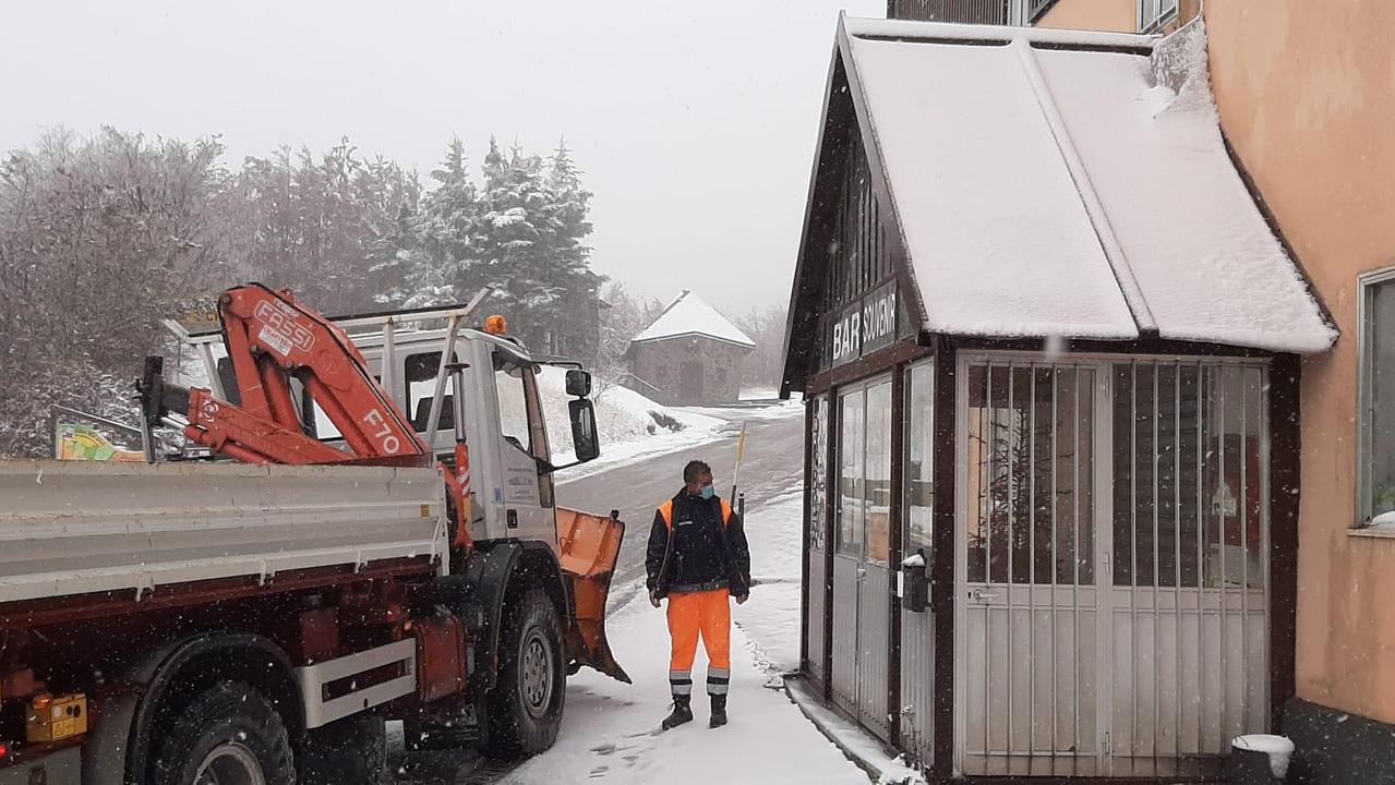 Frassinoro. Passo delle Radici: la prima neve