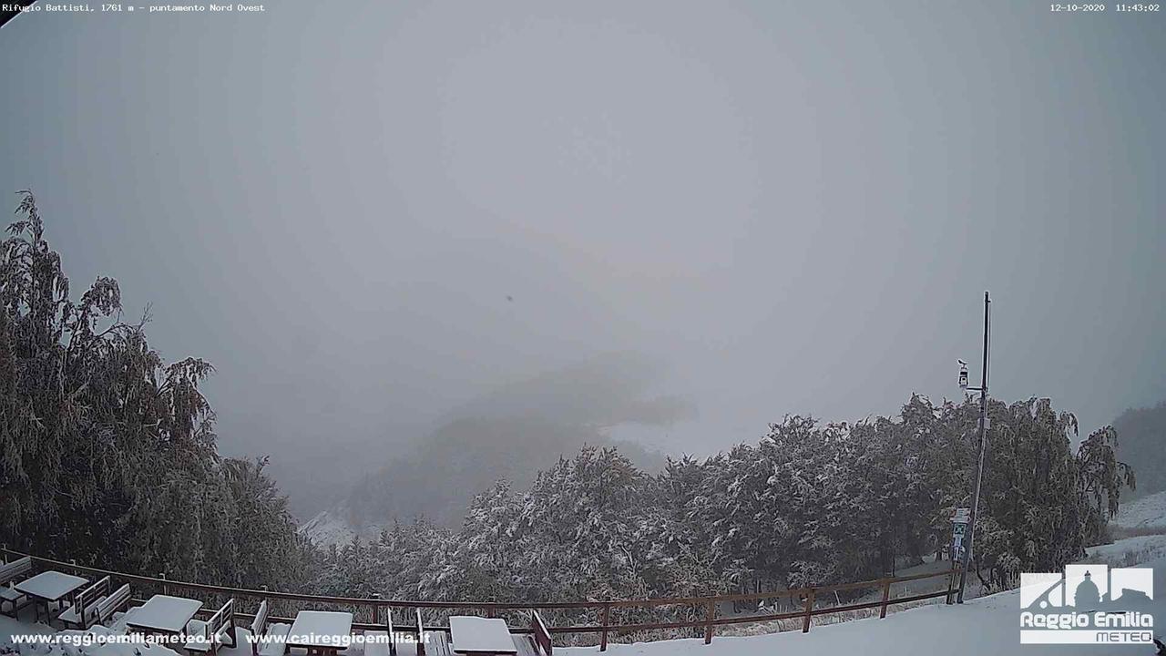 La neve al Rifugio Battisti documentata dalla web cam di Reggio Emilia Meteo