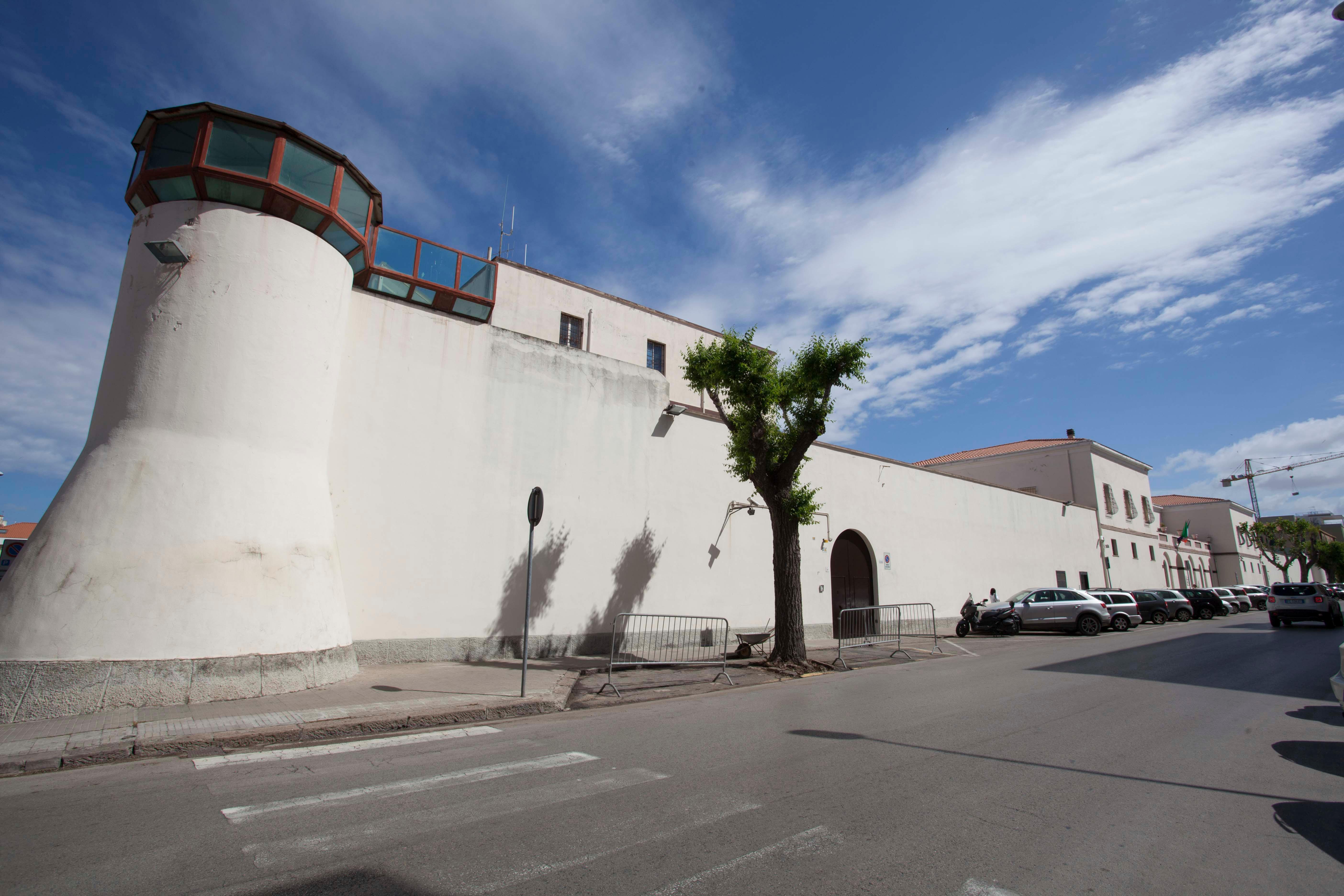 Carceri: ispettore aggredito da un detenuto ad Alghero