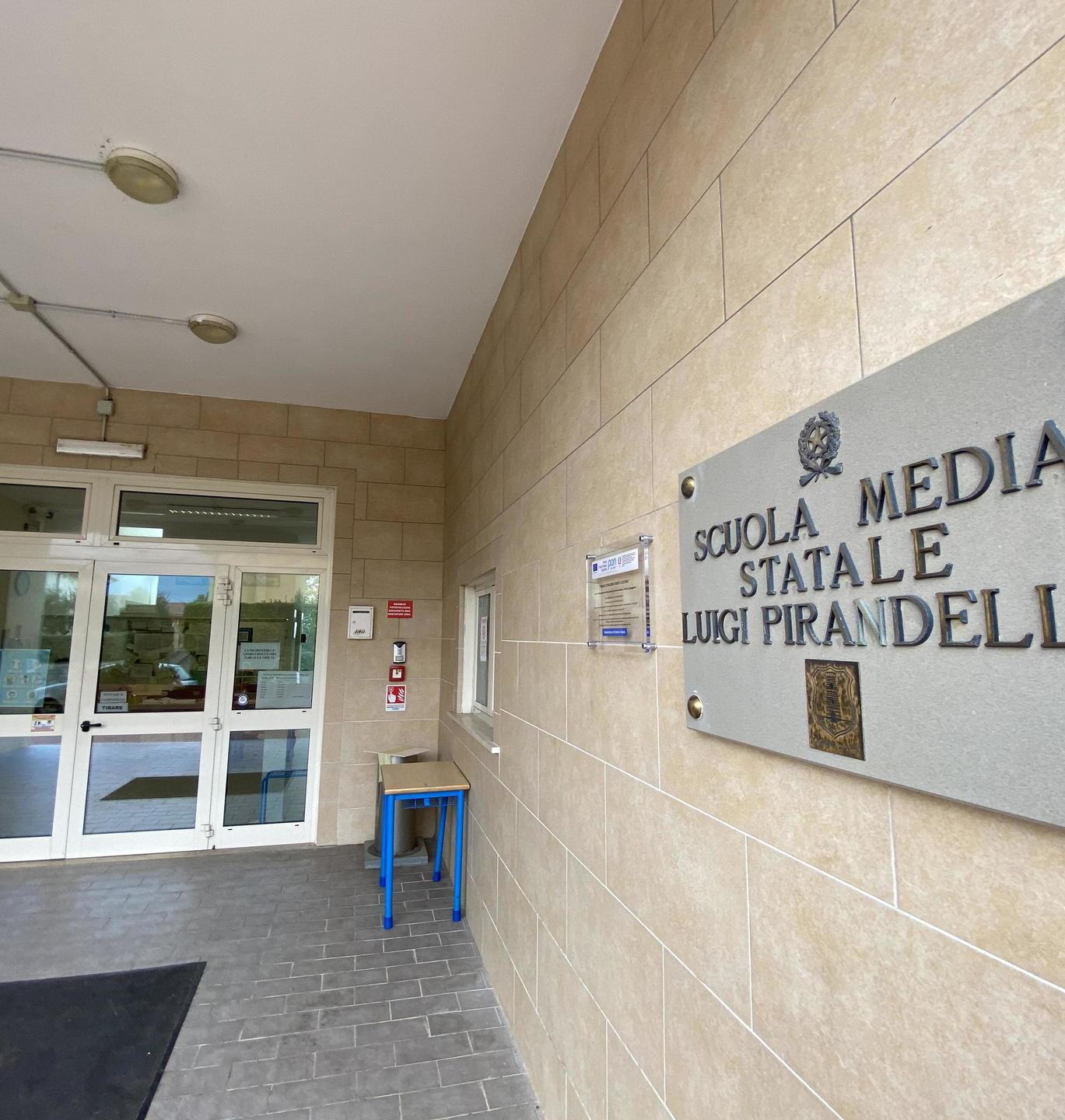 Classe decimata dai contagi Covid: un’intera scuola rimane chiusa 