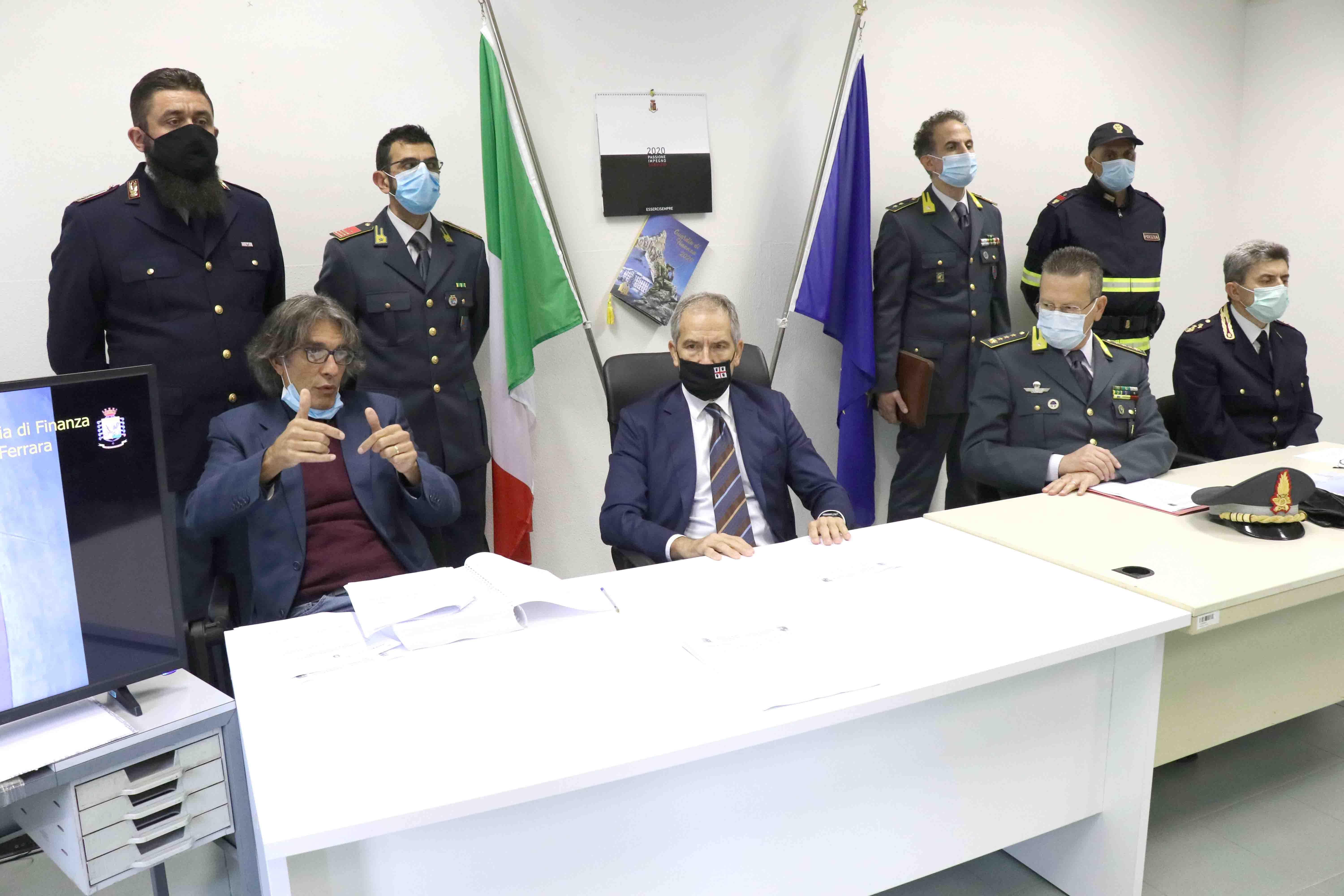 Revisioni false da Ferrara in tutta Italia, scatta lo stop a 358 mezzi pesanti in 36 province 
