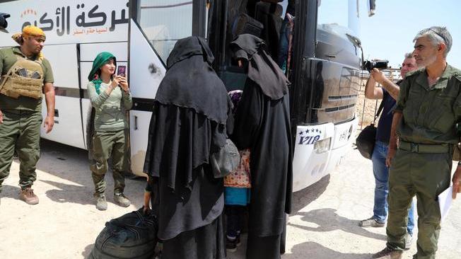 Siria:Ong,liberati 300 civili siriani da campo Isis nell'est