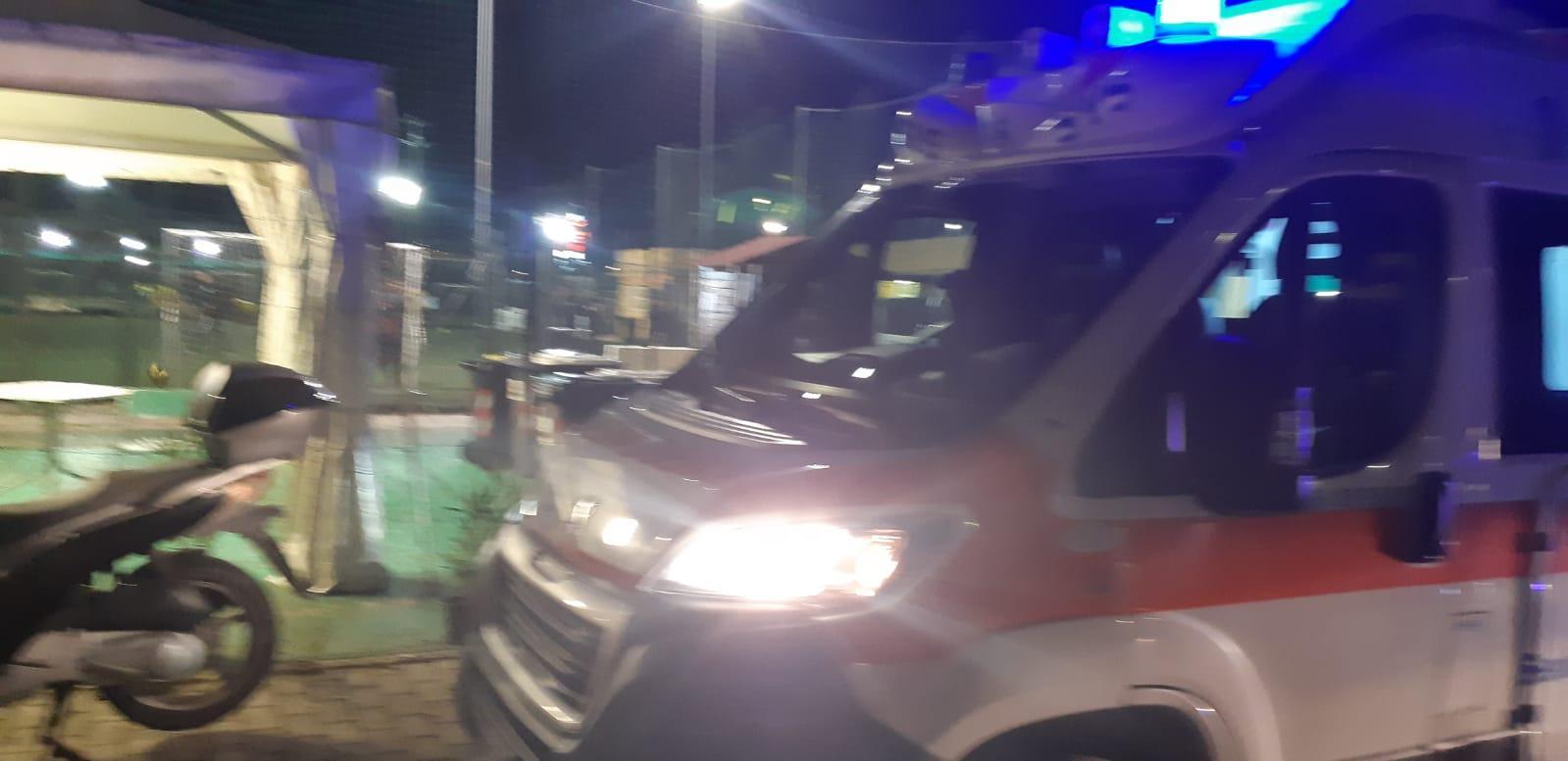 L'ambulanza della Svs di Ardenza ai campi di calcetto di Coteto