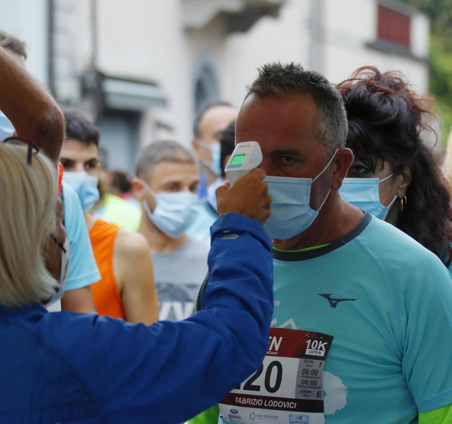 Dominio assoluto degli atleti del Burundi alla Half Marathon tra sudore e... mascherine 
