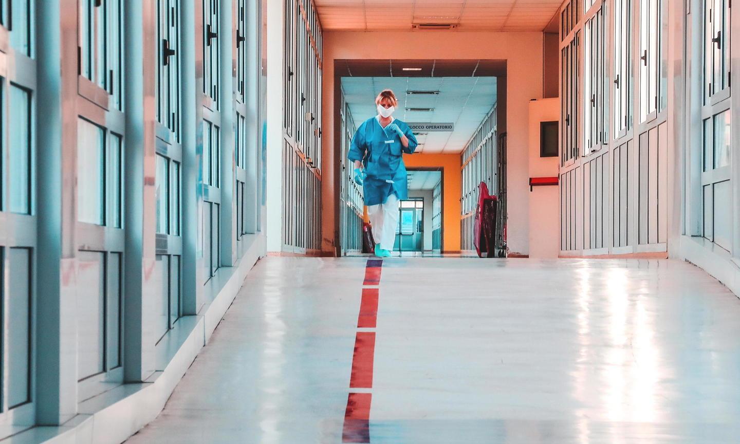 Solo 20 posti in reparto, novità all’ingresso e il pronto soccorso Covid sarà spostato 