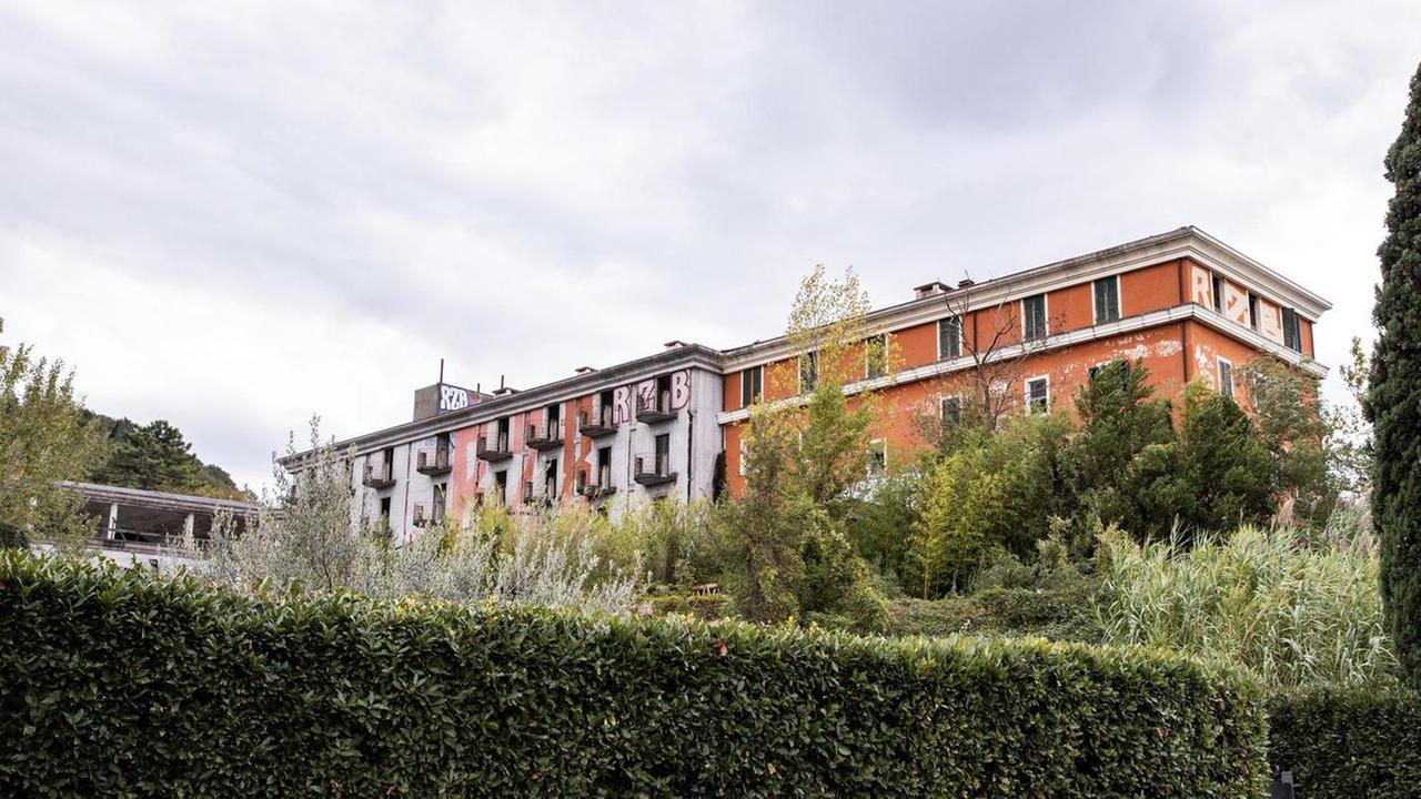 Due compratori per Grotta Parlanti, il complesso immobiliare finito all’asta