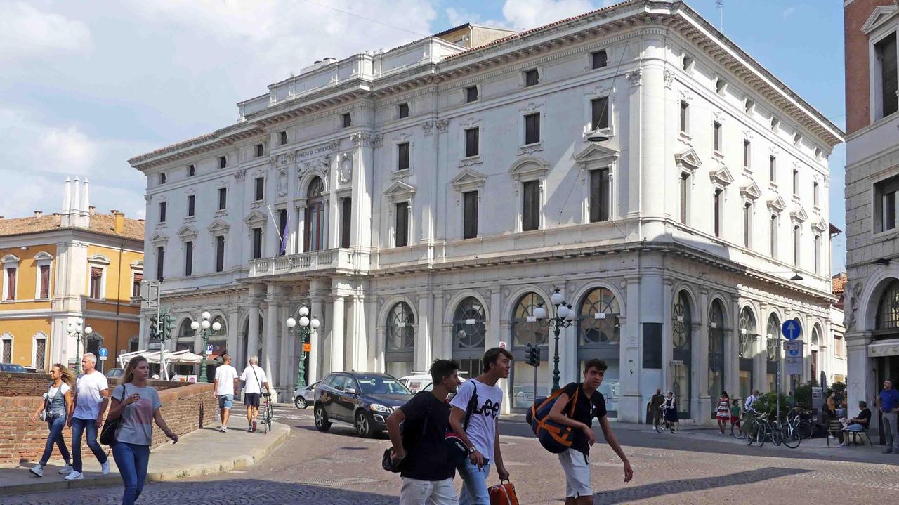Ferrara, banche-imprese: intesa per sostegno reddito