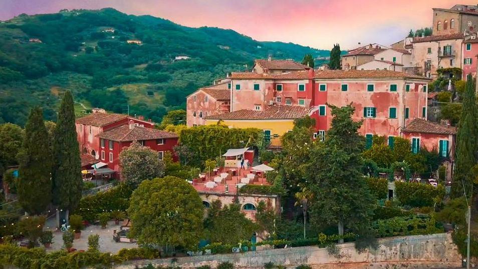 Apre i suoi giardini segreti l’antico borgo degli agrumi