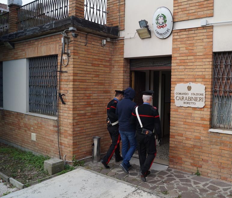 Arrestato per omicidio, rifiuta l’estradizione 