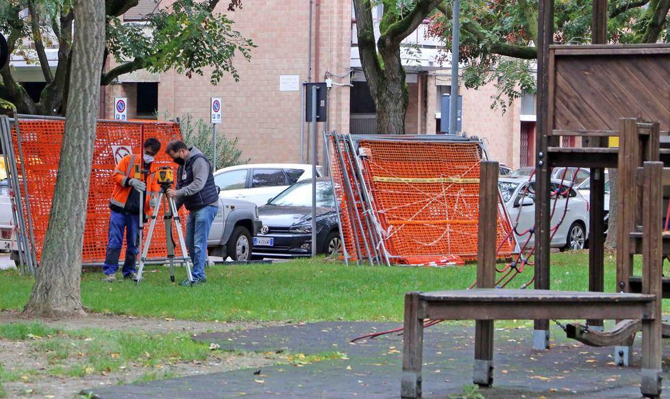 Sicurezza aree verdi iniziati i lavori per recintare Parco Toti