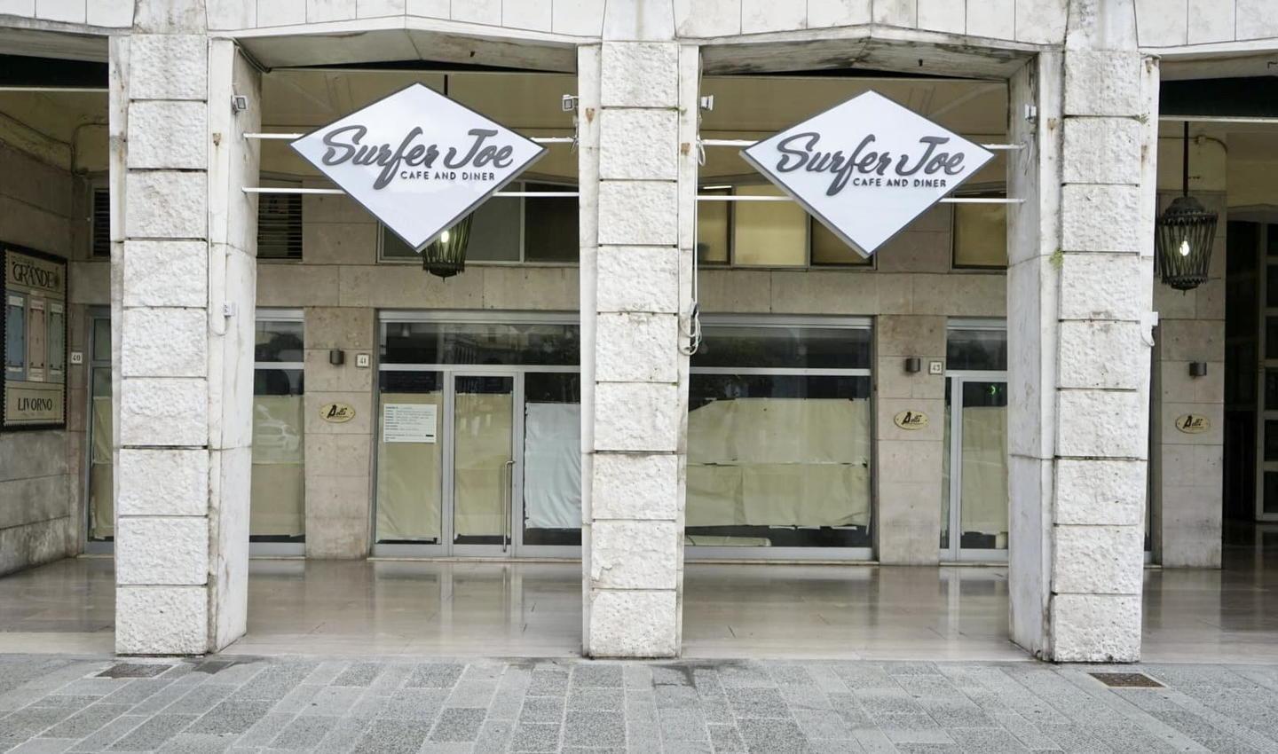 Via la storica insegna del bar Dolly, arrivano i burger di Surfer Joe: i dettagli verso l'inaugurazione