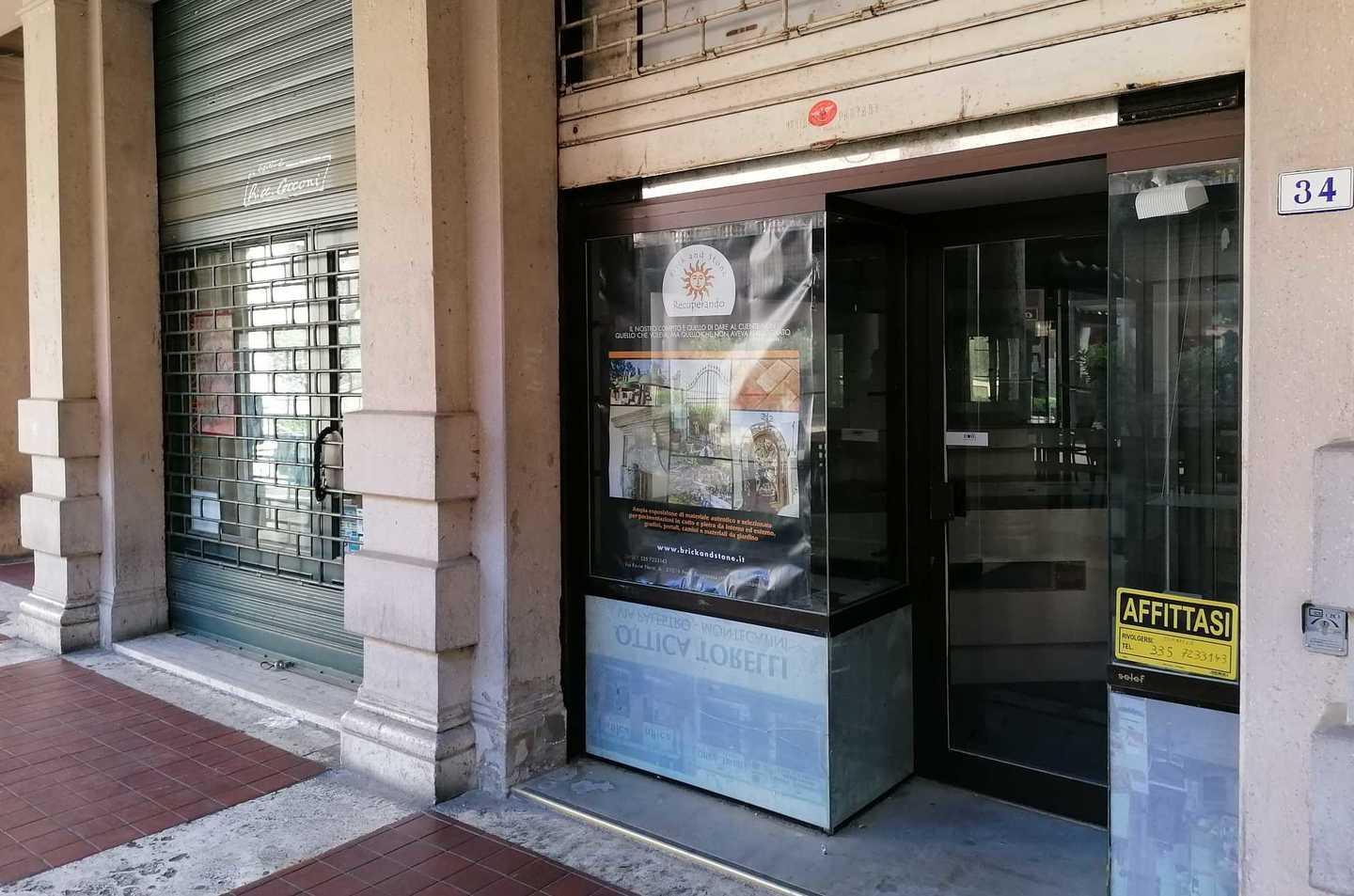 Commercianti verso l’inverno più lungo: «I clienti si vedono solo il sabato sera» 