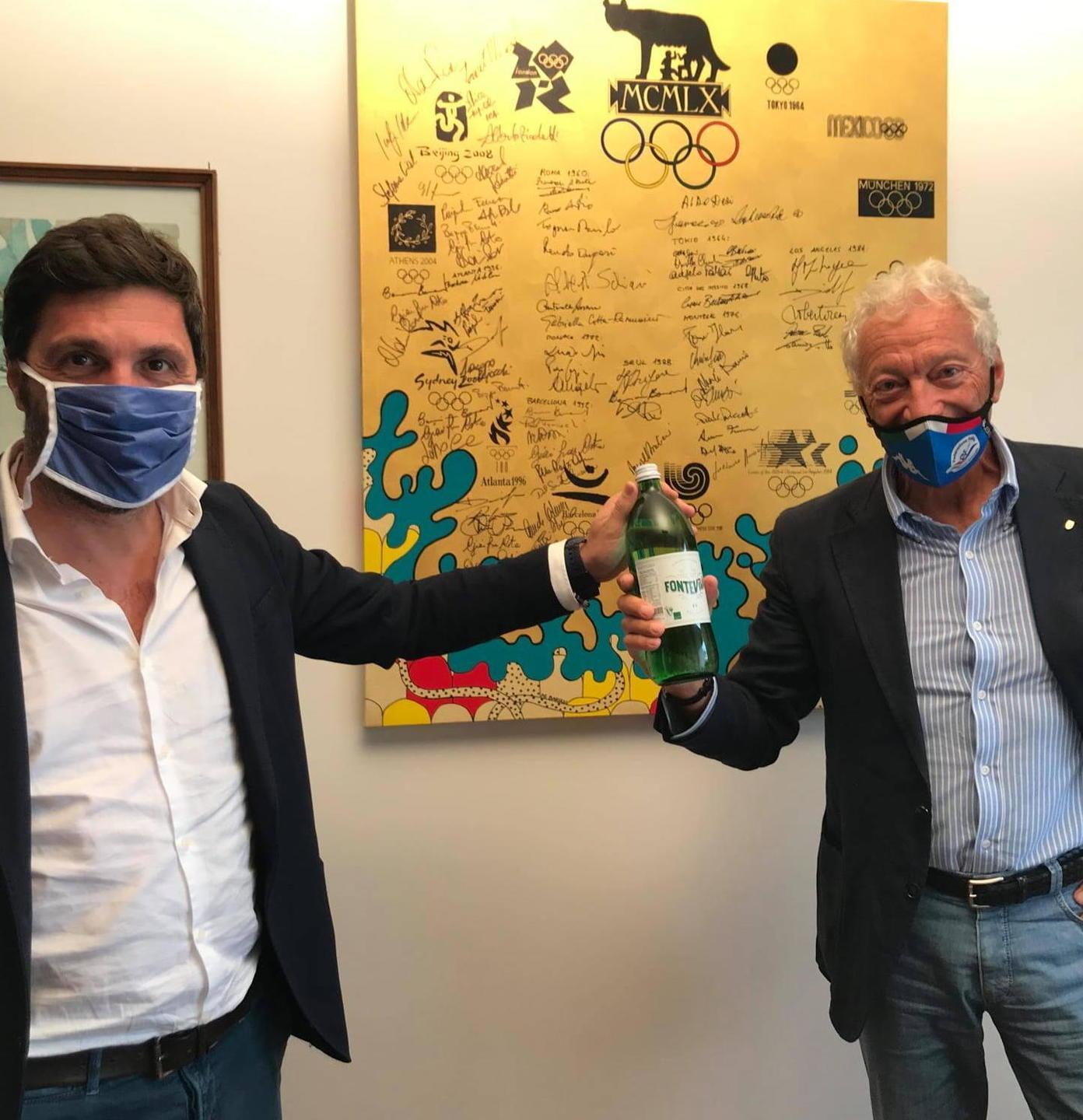 Il presidente dell'Evam Lorenzo Porzano e, a destra, il presidente della Federazione Canoa
