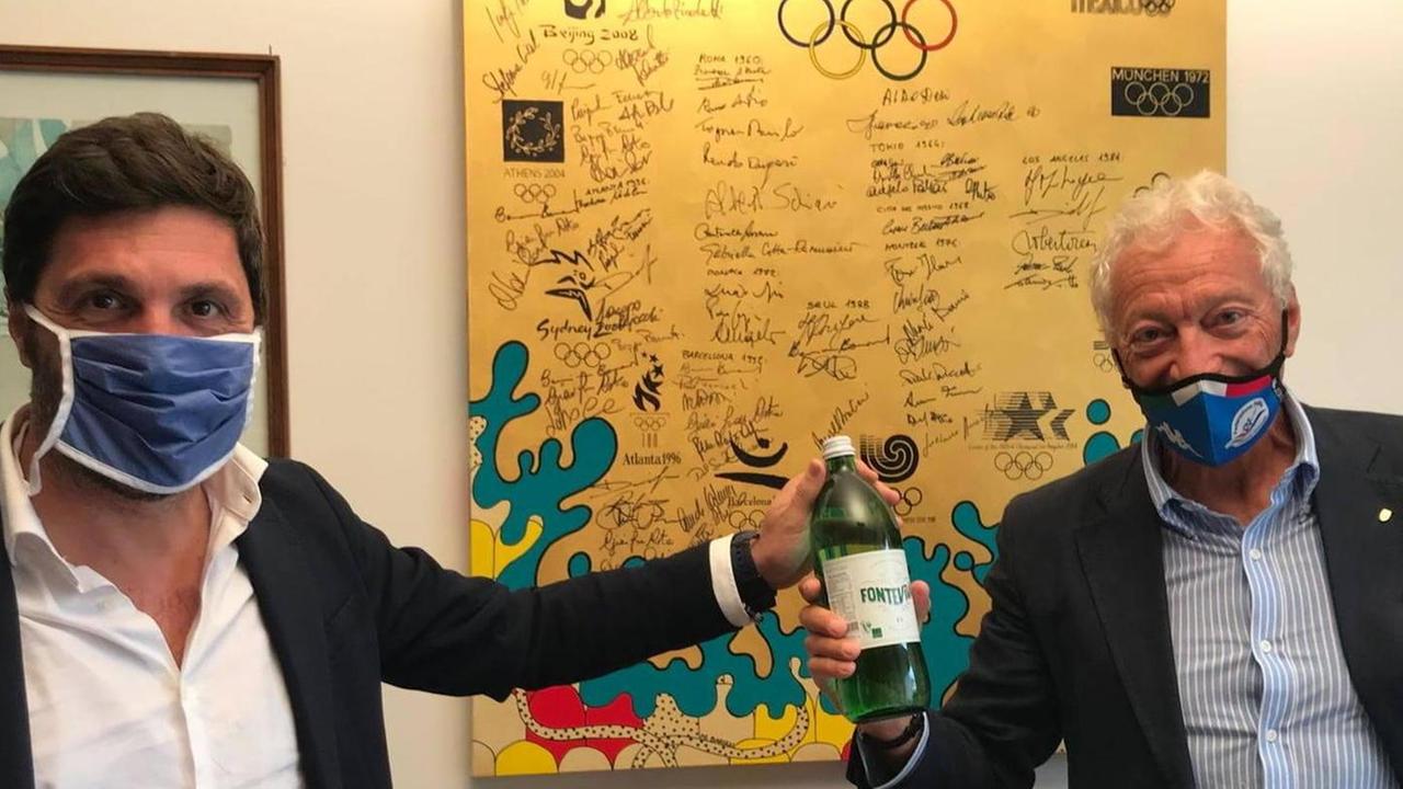 Il presidente dell'Evam Lorenzo Porzano e, a destra, il presidente della Federazione Canoa