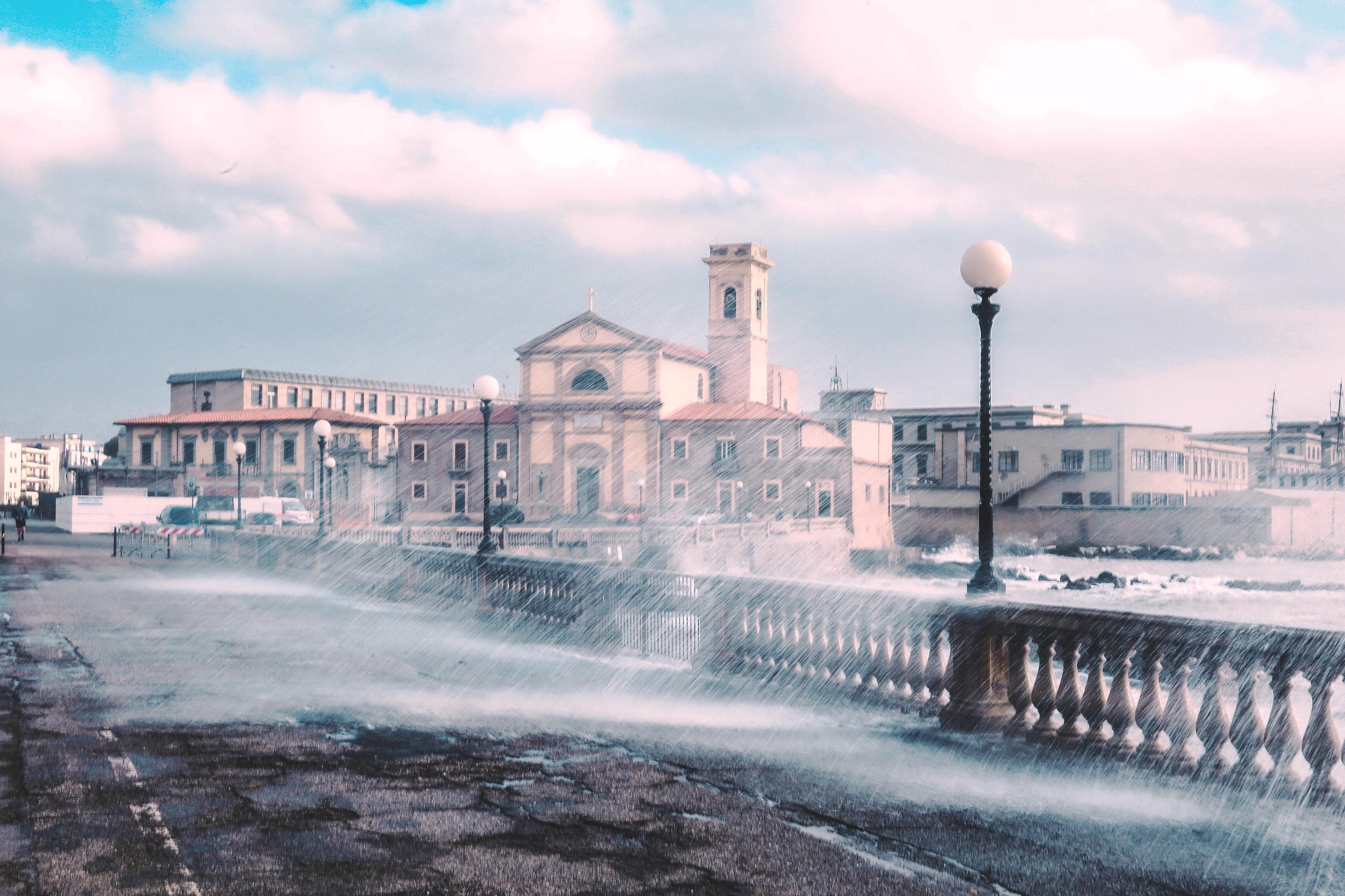Nuova allerta meteo gialla a Livorno: in arrivo temporali e vento forte 