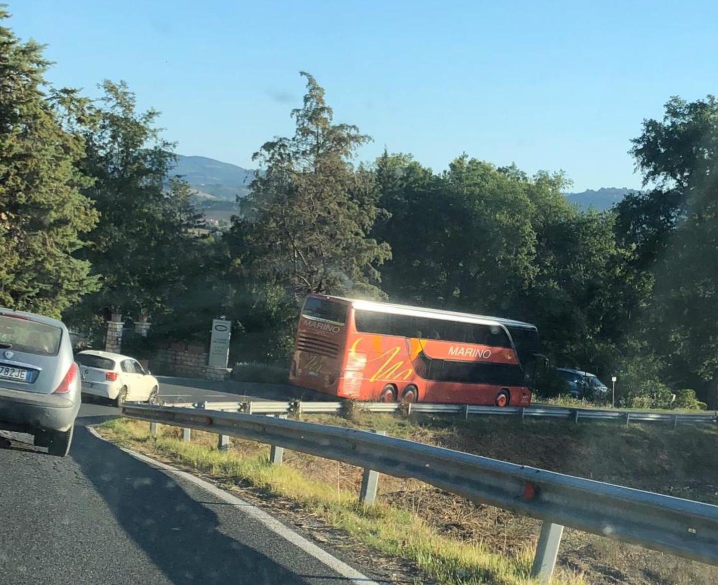 «Troppi pullman alle Cascatelle» I due Consorzi lanciano l’allarme
