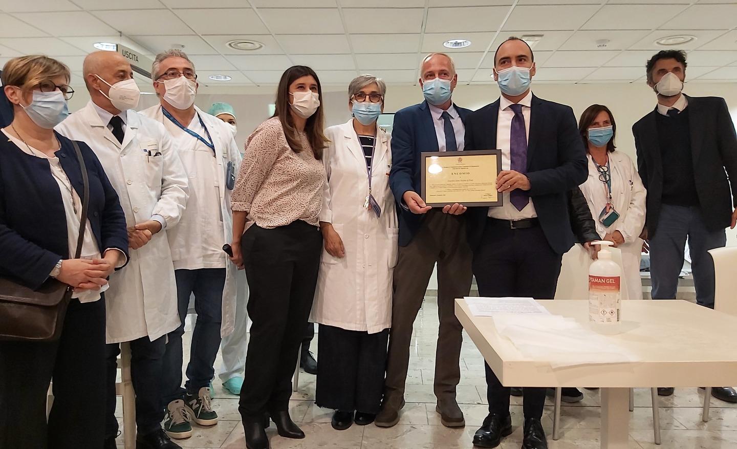 Attestato di merito ed encomio agli operatori sanitari pratesi