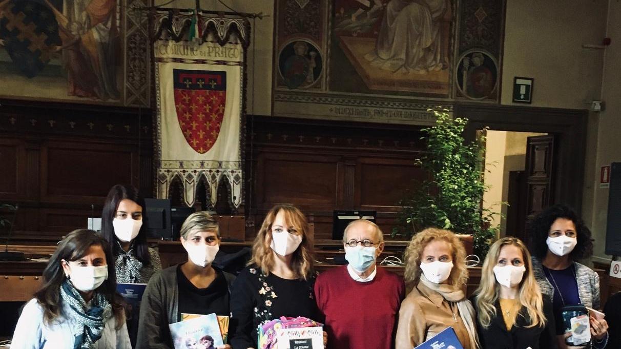 Donati 158 kit scolastici ai bambini in difficoltà