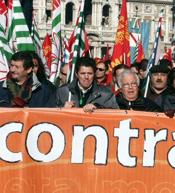 A Reggio Emilia una nuova ondata di scioperi contro Confindustria 