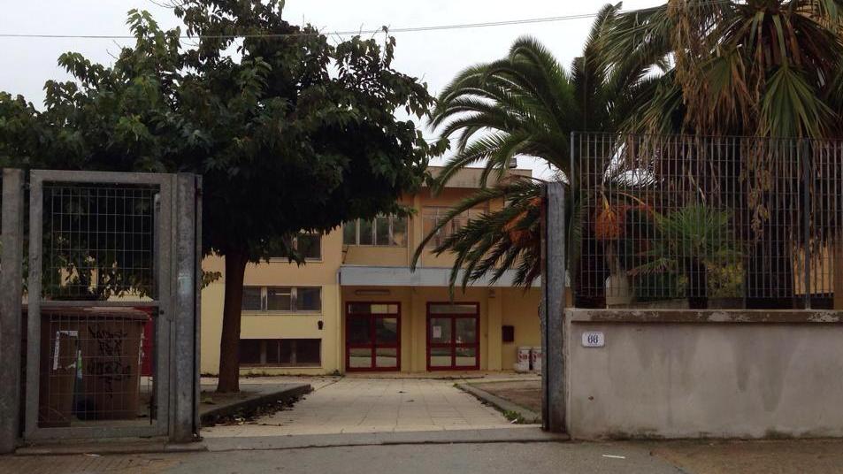 Una maestra contagiata alle elementari di Borgona