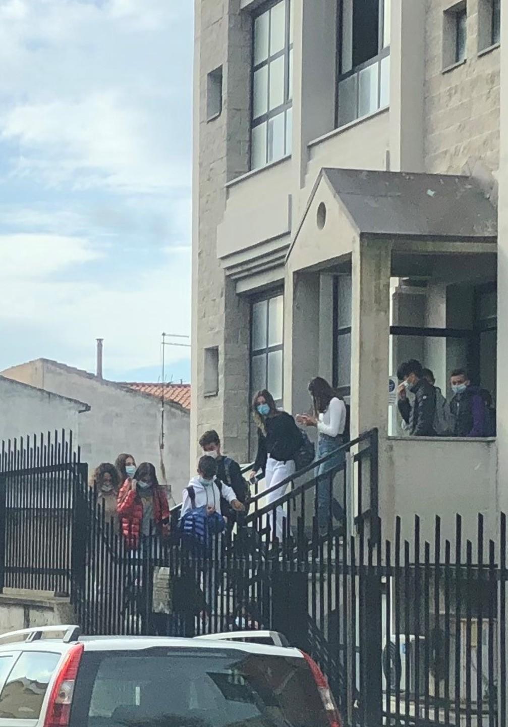 I dirigenti scolastici: casi positivi in classe subito un incontro 