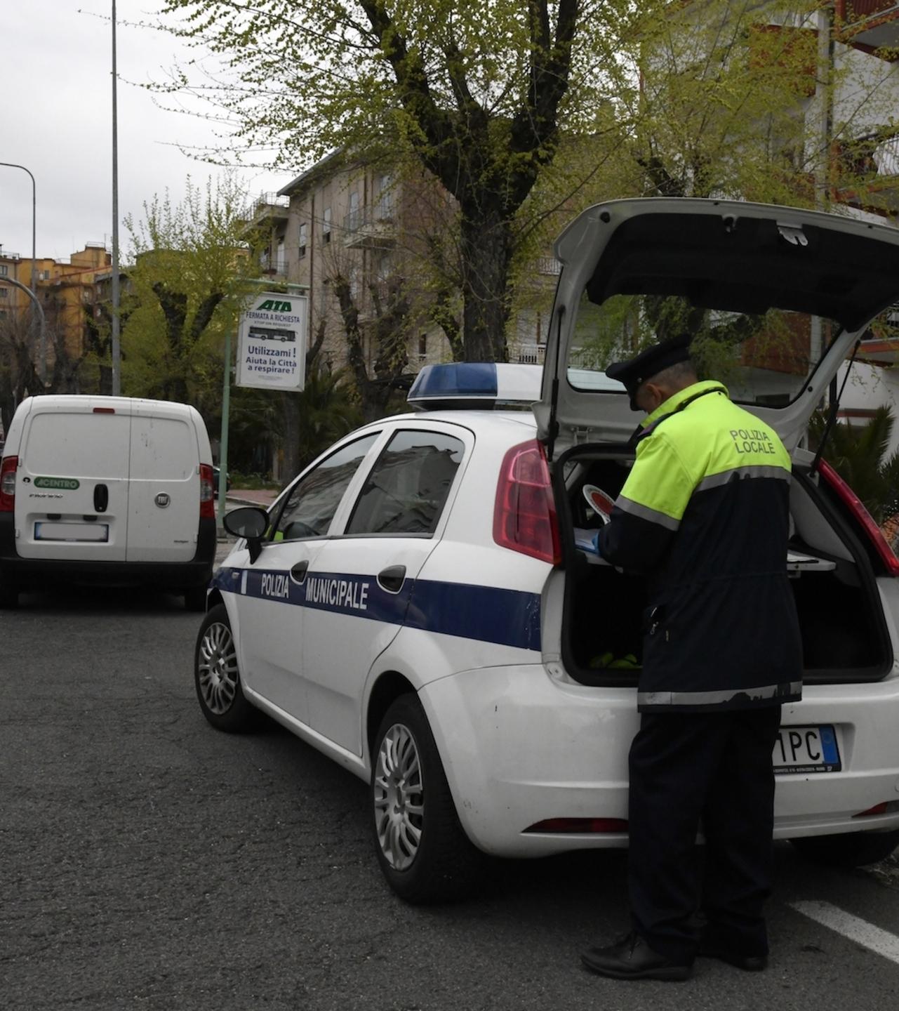 Mancano i fondi per i vigili stop a straordinari Covid 