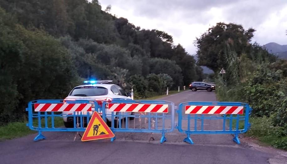 Villacidro, pericolo frane: chiuso un tratto della 196