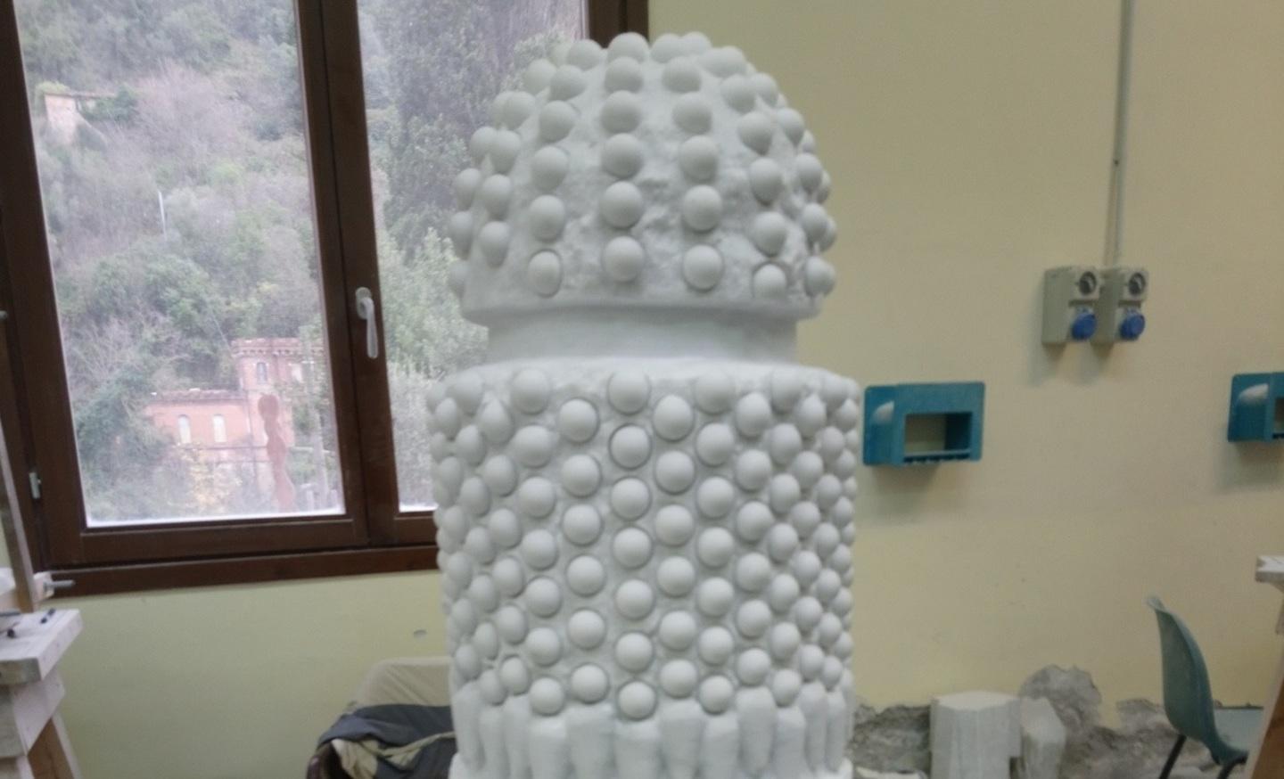 Nelle strade di Avenza tre sculture del simposio