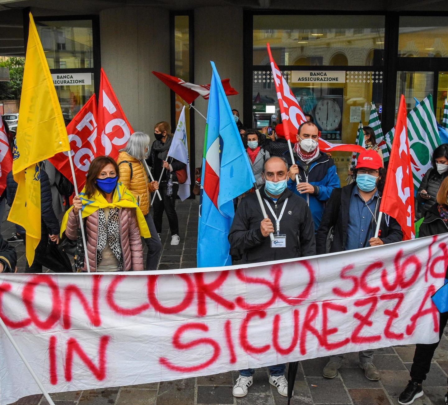 «Concorso senza sicurezza» Esplode la rabbia dei precari 