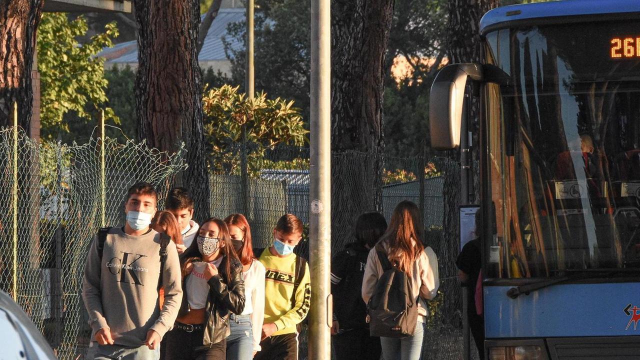 «La temperatura agli studenti va misurata all’ingresso sul bus»
