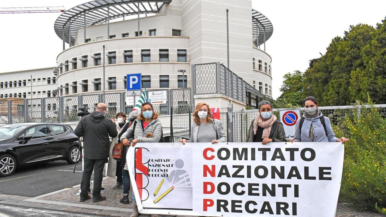 Precari di nuovo in lotta «No al maxi-concorso è troppo pericoloso»