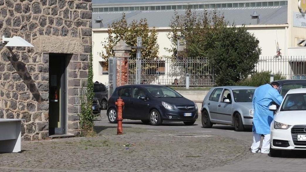 L’Assl: «Test quasi pronti ma ci sono altri positivi»