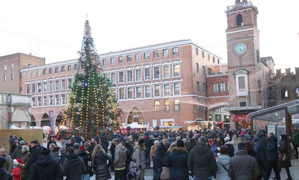 Ferrara, l’incubo lockdown a Natale non ferma il piano eventi 