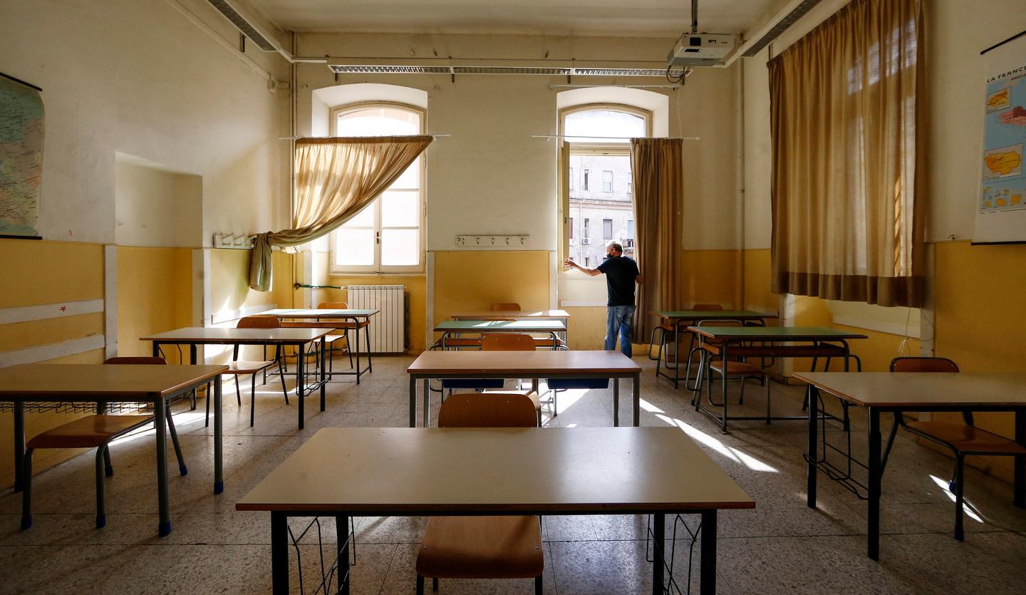 Il tampone va smarrito e non può rientrare a scuola: «Troppi giorni persi» 