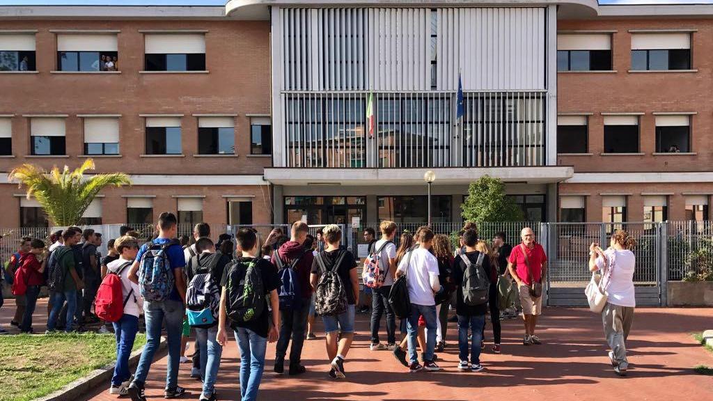 Studente positivo: subito effettuati oltre 30 tamponi all’Itcg Cerboni