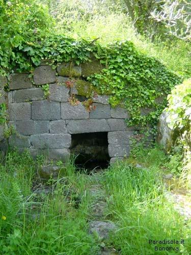 Storia eterna, i santuari di pietra: Fonte nuragica Su Lumarzu