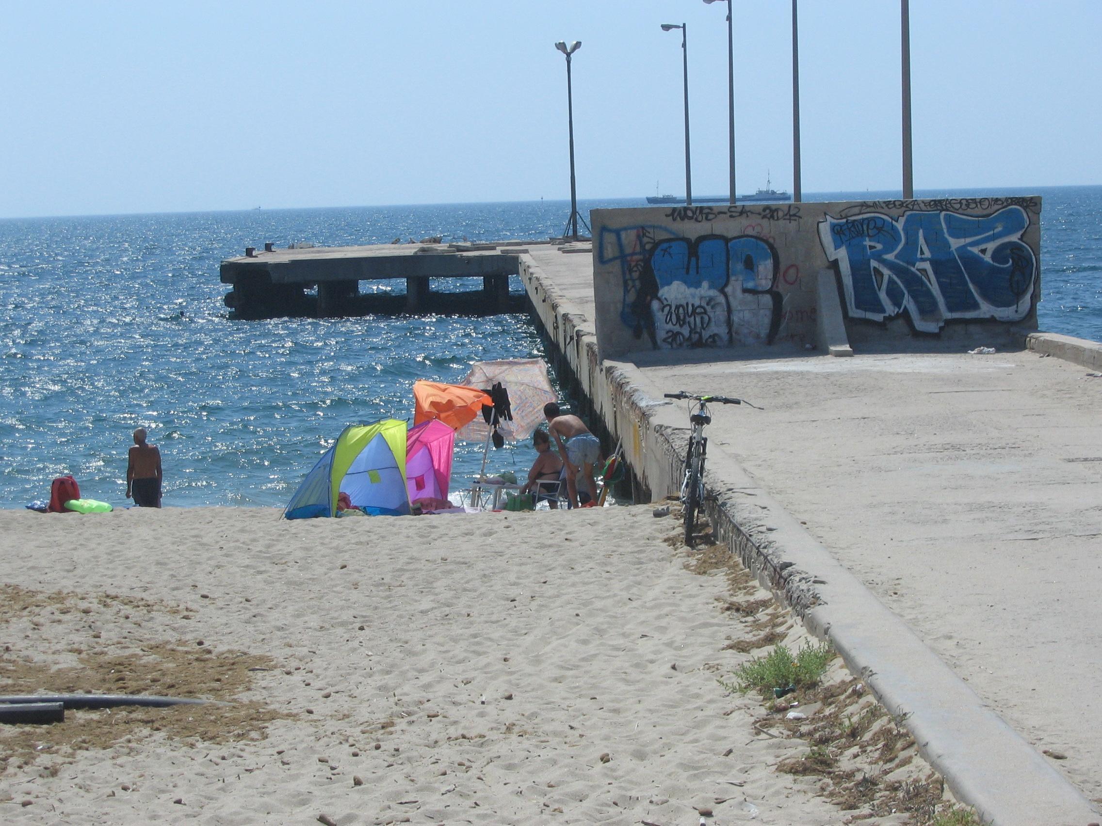 Siamaggiore, infarto fatale in spiaggia per la farmacista Elisabetta Manconi