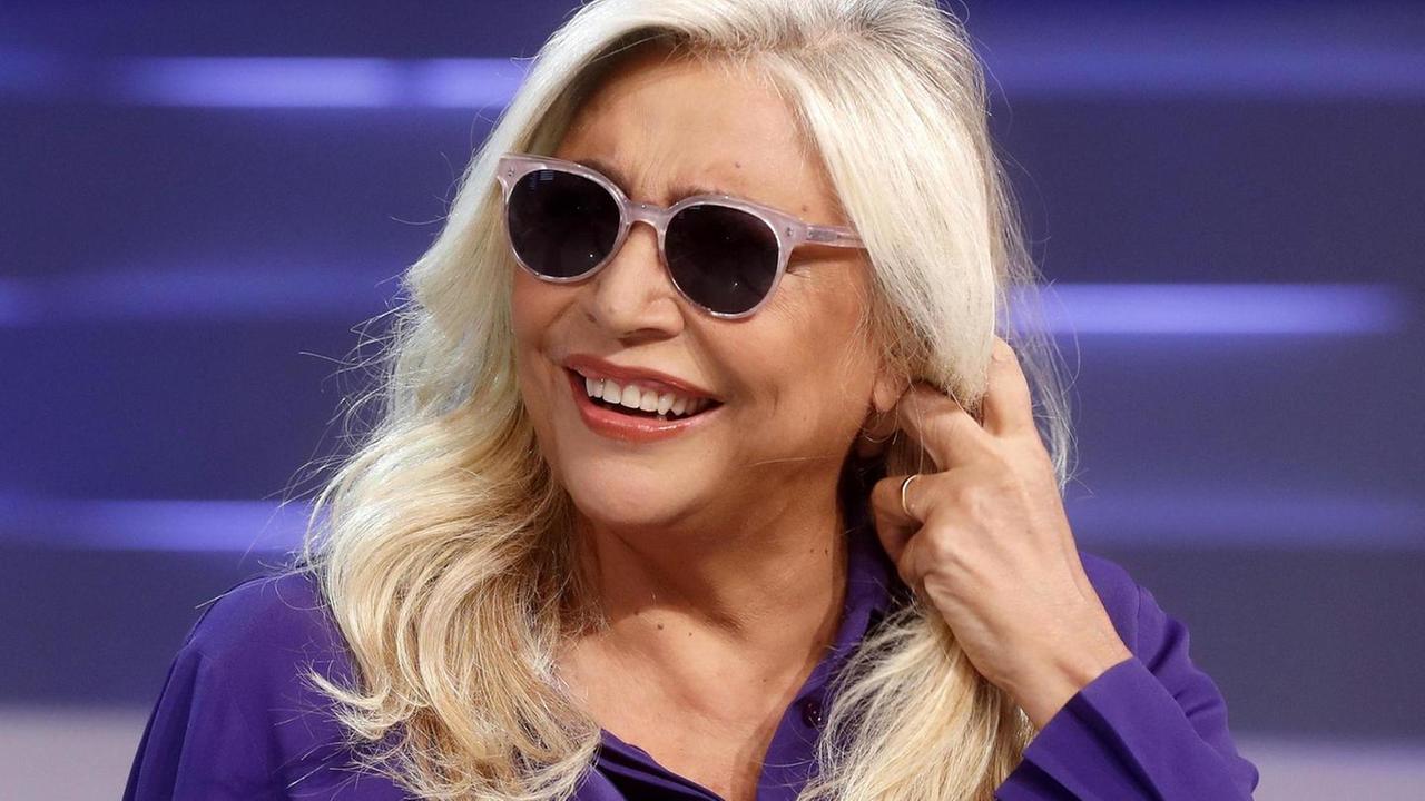 Dolce, grintosa, unica Mara I 70 anni della più amata della tv